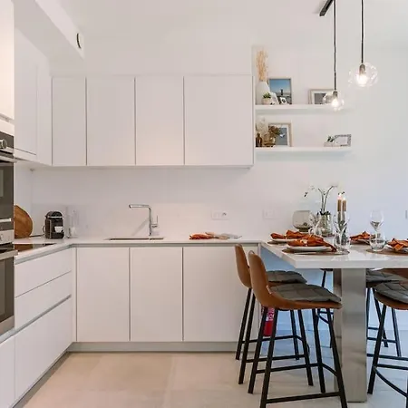 2-br With Terrace & Bbq & Parking Appartamento *